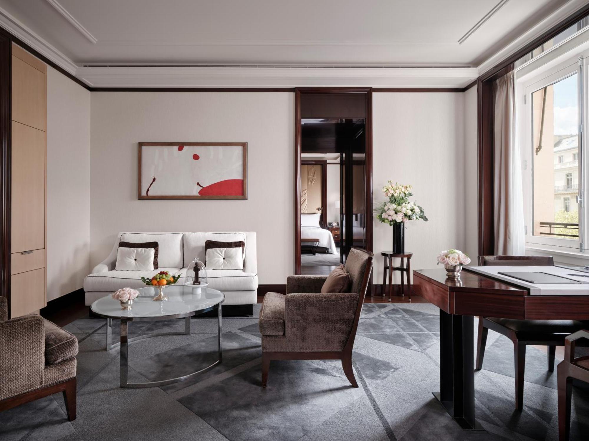 The Peninsula 5* Paris
